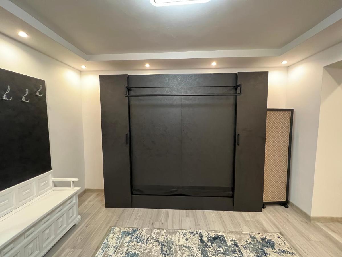 Apartment Tirana On Myslym Shyri Exterior photo